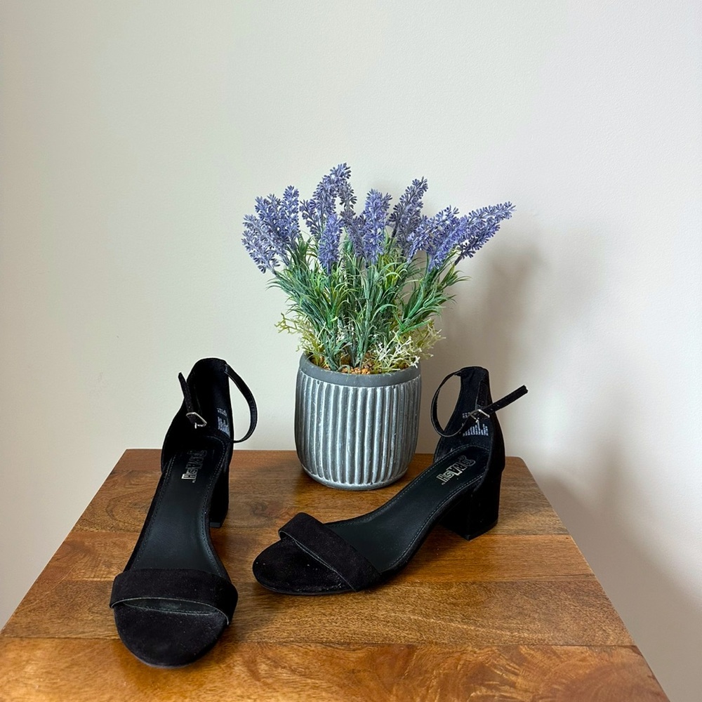 Like new! Heeled sandals!